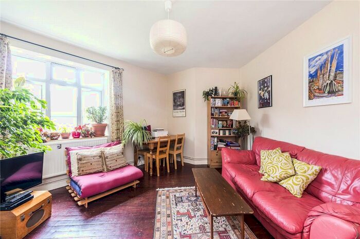 2 Bedroom Flat To Rent In Lansdell House, Tulse Hill, London, SW2