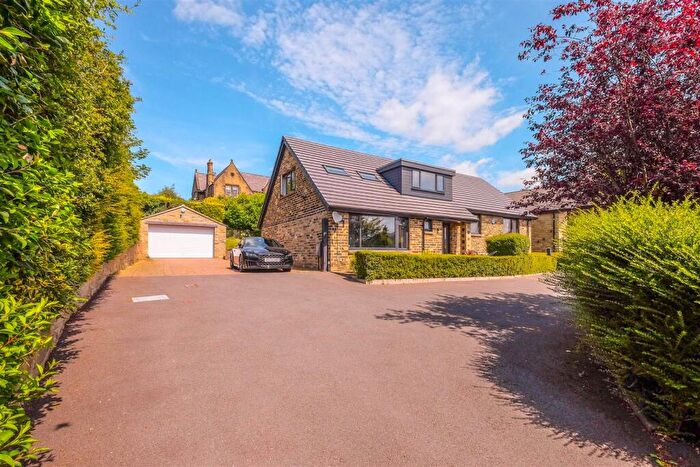 5 Bedroom Detached House For Sale In Smithfield Avenue, Halifax, HX3