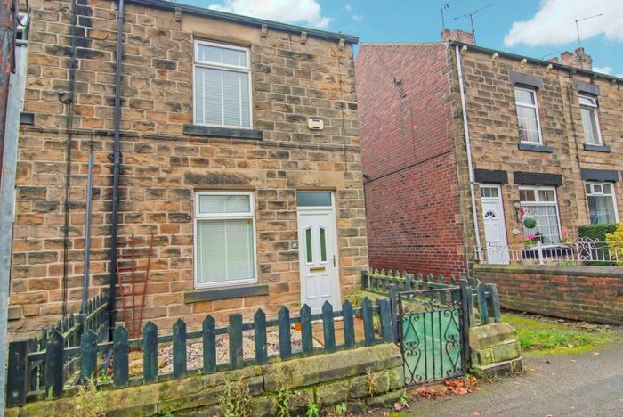 2 Bedroom House To Rent In Church Street, Jump, S74