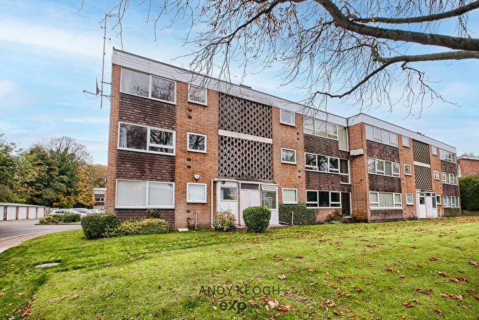 2 Bedroom Flat To Rent In Kingston Court, Four Oaks, Sutton Coldfield, B74
