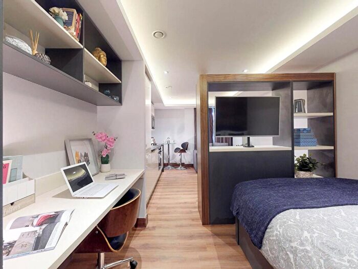 Apartment To Rent In Apt, Oasis Residence #, LS2