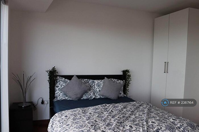 1 Bedroom Flat To Rent In River Heights, London, E15