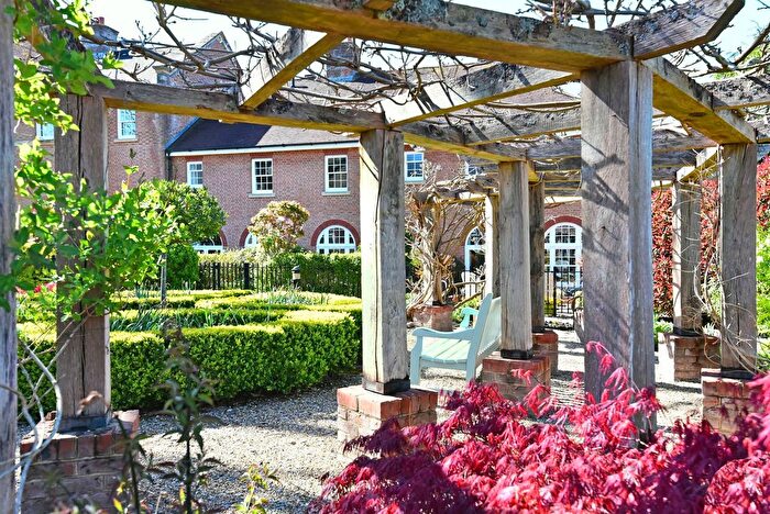 2 Bedroom Penthouse For Sale In Springfield Park, North Parade, Horsham., RH12