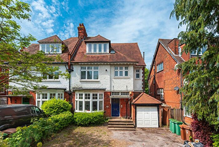 1 Bedroom Flat To Rent In Albion Road, Sutton, SM2