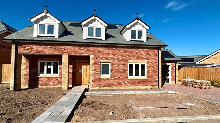 4 Bedroom Detached House For Sale In Meadow View Park, PO31