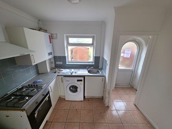 3 Bedroom Terraced House To Rent In Whitebarn Lane, Dagenham, RM10