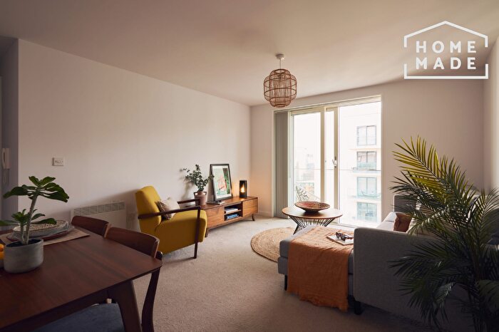 1 Bedroom Flat To Rent In Chapel Wharf, Salford, M3
