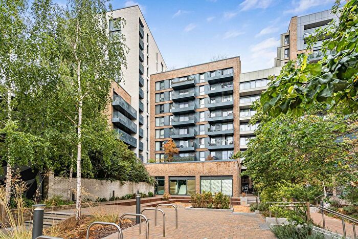 1 Bedroom Flat For Sale In Mill Mead, Staines-Upon-Thames, Surrey, TW18