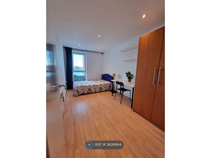 2 Bedroom Flat To Rent In Watersmeet, St. Marys Island, Chatham, ME4