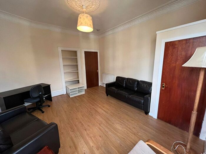 2 Bedroom Flat To Rent In B, Perth Road, Dundee, DD2