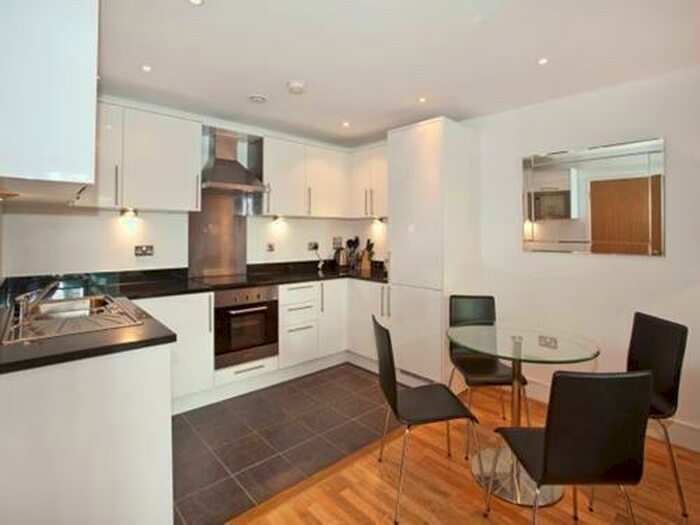 2 Bedroom Apartment To Rent In Indescon Square, Canary Wharf, South Quays, Cross Harbour, Marsh Wall, London, E14