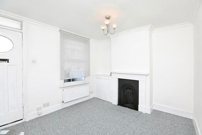 2 Bedroom Terraced House For Sale In King Street, Gillingham, Kent, ME7