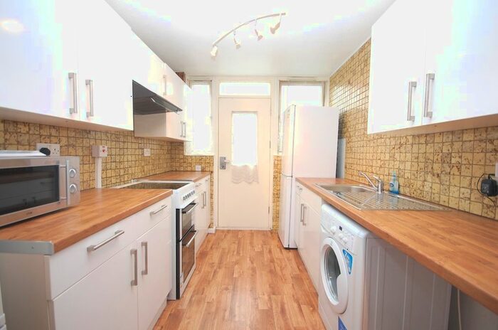 4 Bedroom Flat To Rent In Amina Way, London, SE16