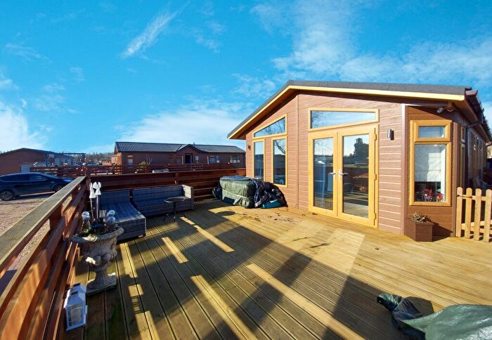 2 Bedroom Park Home For Sale In South Bank, Tallington, Peterborough, PE9