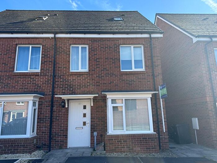 3 Bedroom Semi-Detached House To Rent In Sorrel Close, Darlington, DL1