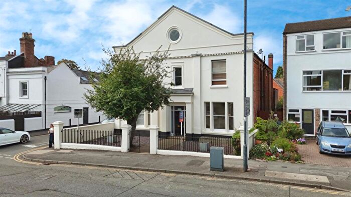 2 Bedroom Apartment For Sale In Clarendon Street, Leamington Spa, CV32