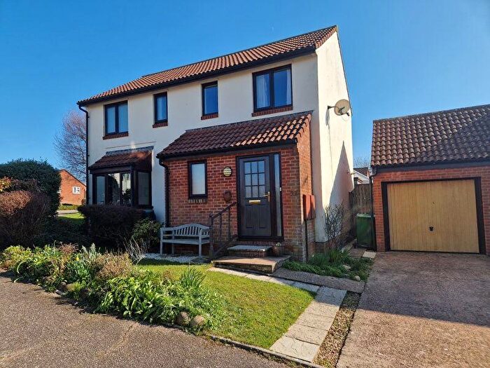 3 Bedroom Link Detached House For Sale In St. Margarets View, Exmouth, EX8