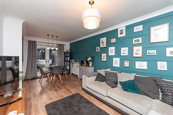 2 Bedroom End Terrace House For Sale In Watling Road, Castleford, WF10