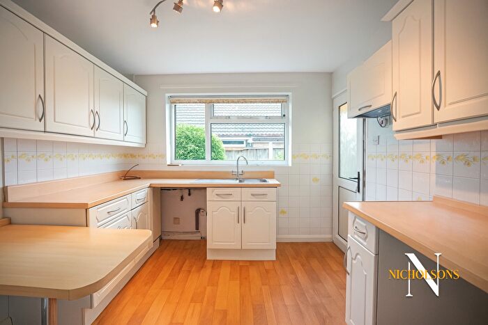 2 Bedroom Detached Bungalow For Sale In Lintin Avenue, Edwinstowe, Mansfield, Nottinghamshire, NG21