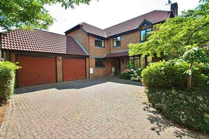 4 Bedroom Detached House To Rent In Martinsyde, Woking, Surrey, GU22
