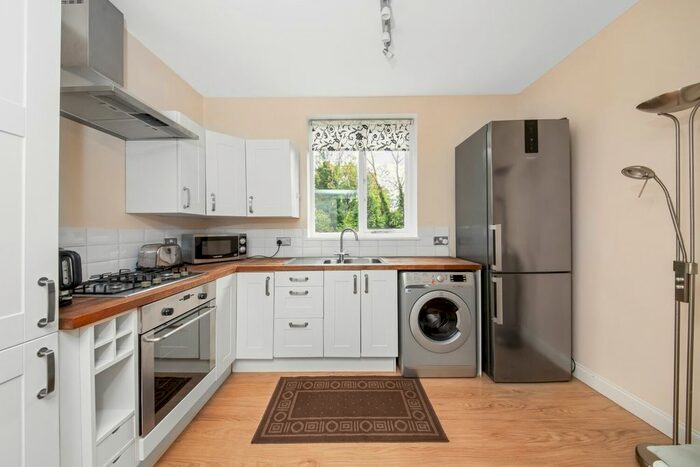 1 Bedroom Flat To Rent In Thurlow Park Road, Dulwich, London, SE21