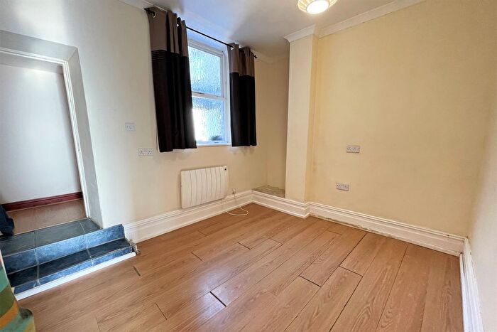1 Bedroom Flat For Sale In Market Street, New Mills, New Mills, SK22