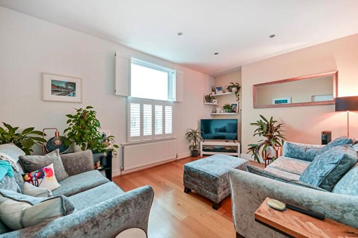 2 Bedroom Flat For Sale In Surbiton Crescent, Surbiton, Kingston Upon Thames, KT1