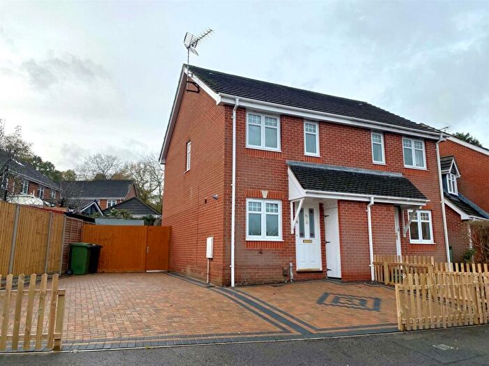 2 Bedroom Semi-Detached House To Rent In Saffron Way, Whiteley, PO15