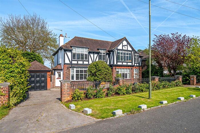 4 Bedroom Detached House For Sale In Highfield Road, Chislehurst, BR7