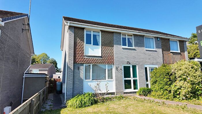 3 Bedroom Semi Detached House For Sale In Woodleigh Road, Newton Abbot, TQ12