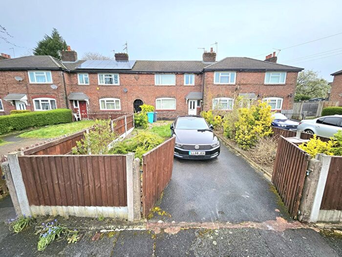 3 Bedroom Terraced House For Sale In Firethorn Avenue, Lancashire, M19