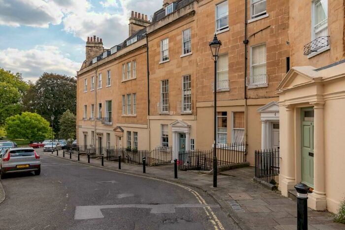 2 Bedroom Apartment To Rent In Park Street, BA1