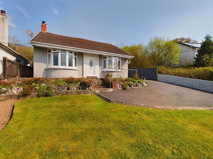 3 Bedroom Detached Bungalow For Sale In Folland Road, Glanamman, Ammanford, SA18