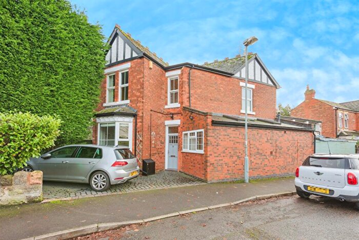 2 Bedroom Detached House For Sale In Marston Road, Sutton Coldfield, B73