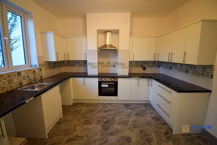 4 Bedroom Terraced House To Rent In Moor Street, Burton-On-Trent, DE14