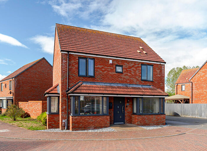 4 Bedroom Detached House For Sale In Ashpole Avenue, Wootton, Bedford, MK43