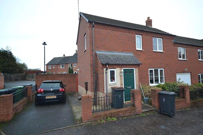 2 Bedroom End Of Terrace House To Rent In Plane Close, Camp Hill, Nuneaton, CV10