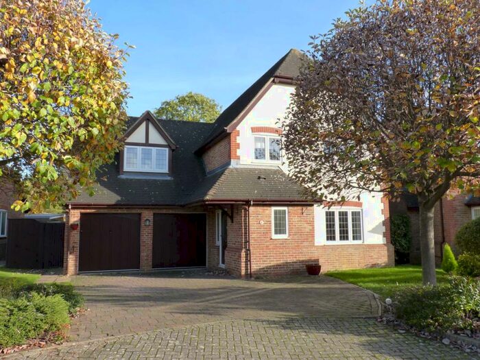 5 Bedroom Detached House For Sale In Fishers Close, Great Barford, MK44