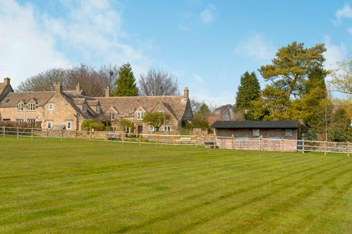 4 Bedroom Character Property For Sale In Old Braggs The Laines, Chedworth, Cheltenham, Gloucestershire, GL54
