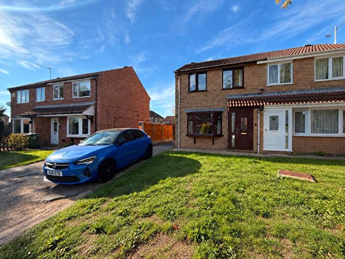 3 Bedroom Semi-Detached House For Sale In Elsham Close, Lincoln, LN6