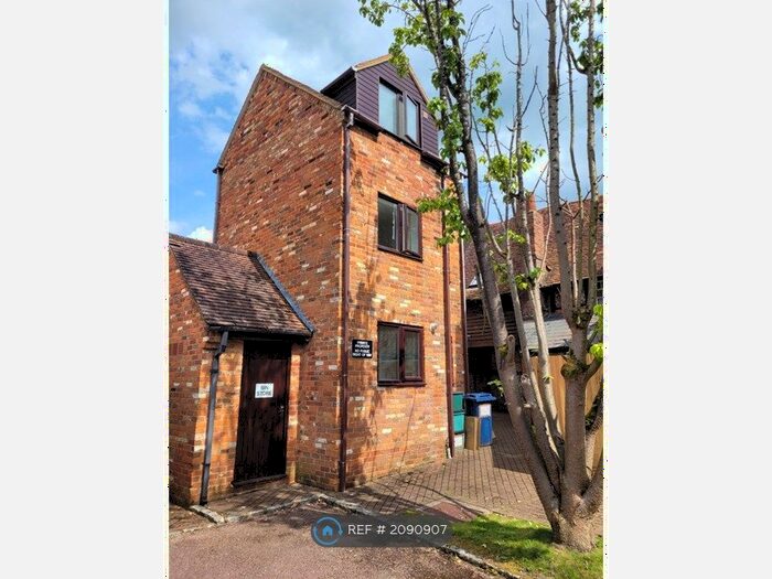 1 Bedroom Semi-Detached House To Rent In Malthouse Square, Princes Risborough, HP27