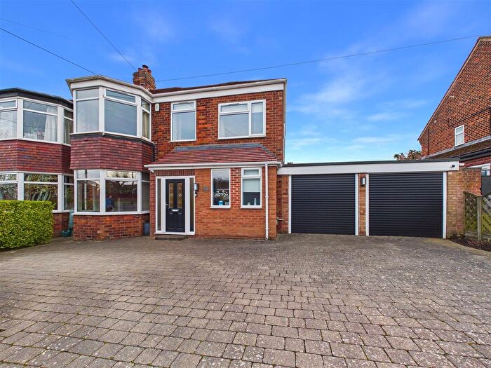 4 Bedroom Semi Detached House For Sale In Fairfield Avenue, Kirk Ella, Hull, HU10