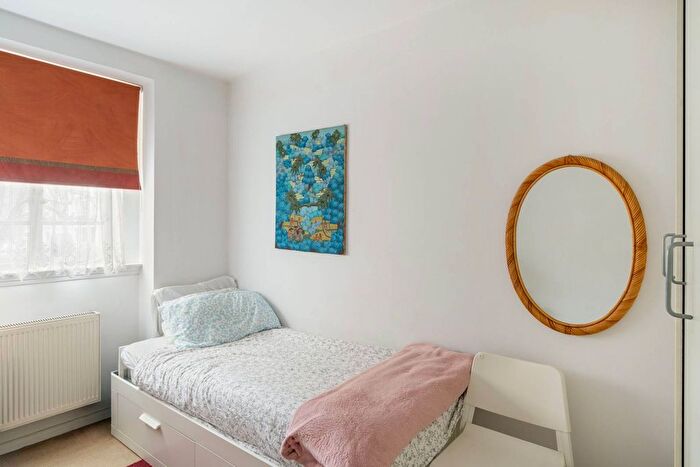 3 Bedroom Flat For Sale In Holland Villas Road, Holland Park, London, W14