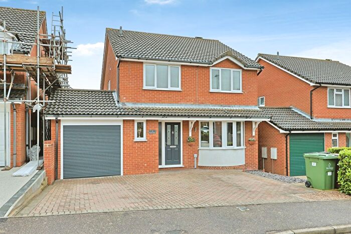 4 Bedroom Detached House For Sale In Grand Close, Scarning, Dereham, NR19