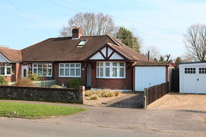 3 Bedroom Chalet For Sale In Nutcroft Grove, Fetcham, KT22
