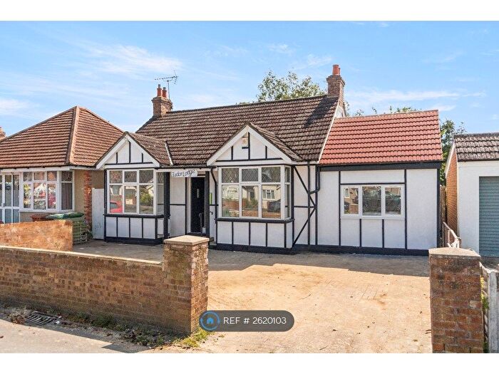 Studio To Rent In Kingston Road, Ashford, TW15