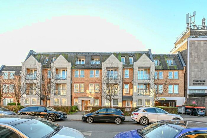 Garage / Parking To Rent In Old Devonshire Road, Balham, London, SW12