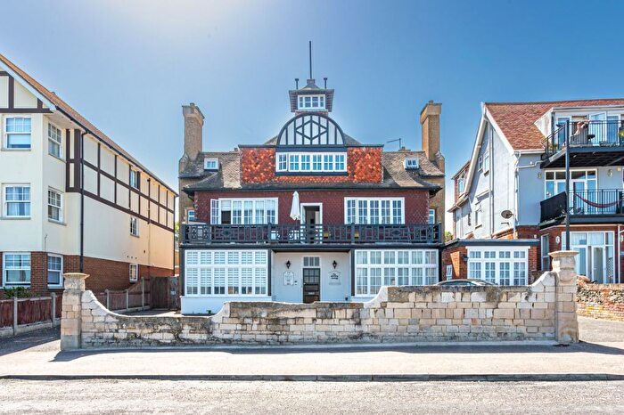 2 Bedroom Flat For Sale In Sea Road, Westgate-On-Sea, Kent, CT8