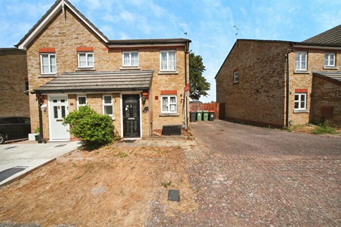2 Bedroom Semi Detached House For Sale In Portland Ride, Houghton Regis, Dunstable, LU5