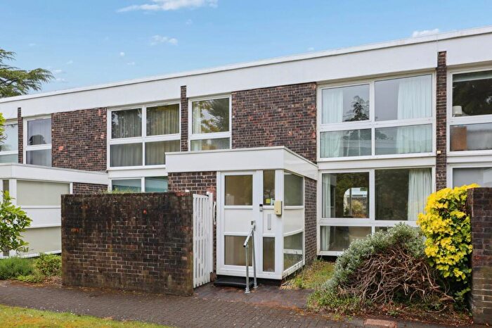3 Bedroom Terraced House For Sale In Brackley, Weybridge, Surrey, KT13